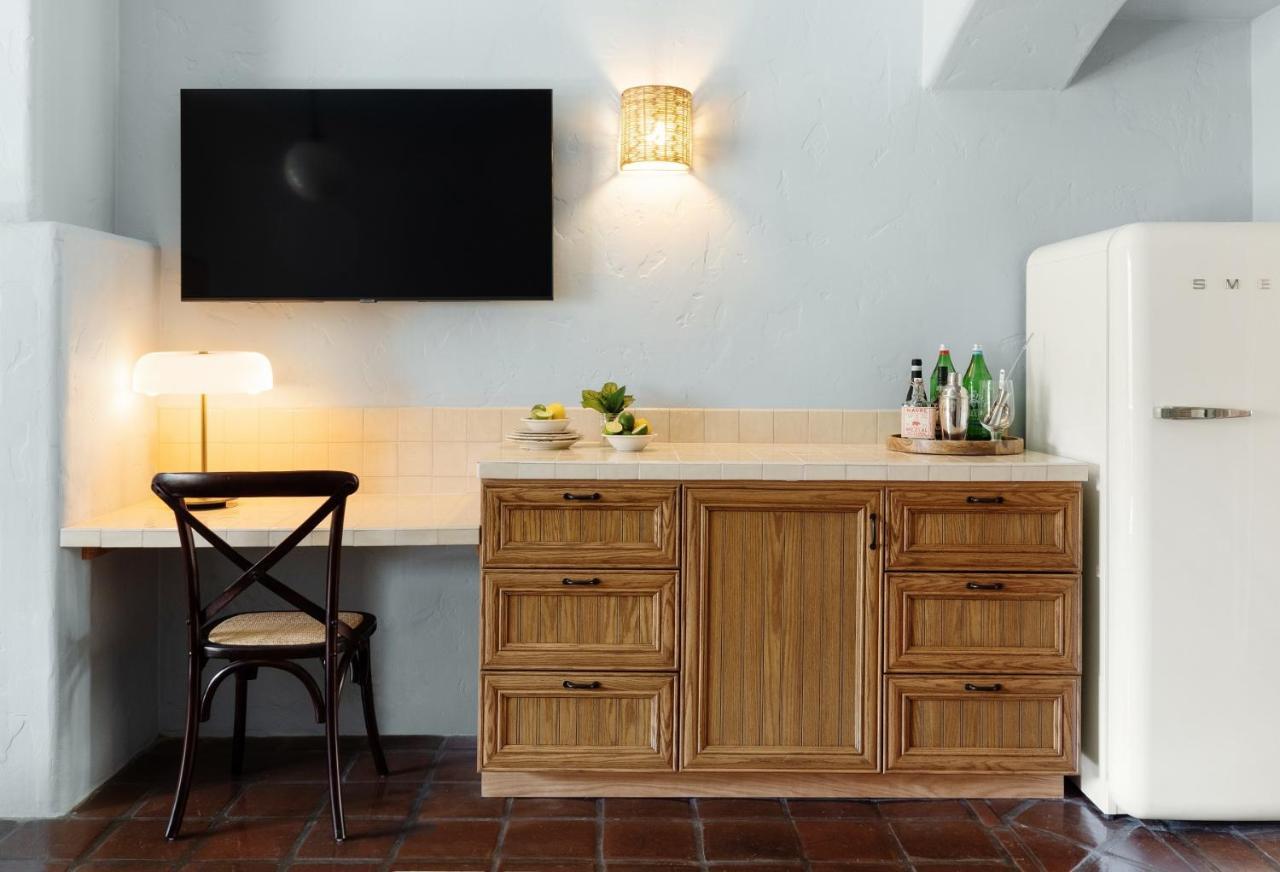 ホテル Palihouse サンタバーバラ エクステリア 写真