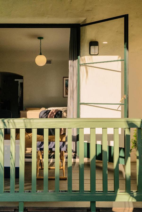 ホテル Palihouse サンタバーバラ エクステリア 写真